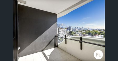 Resort-Inspired Living - three bedroom apartment with 2 car parks - Photo 3