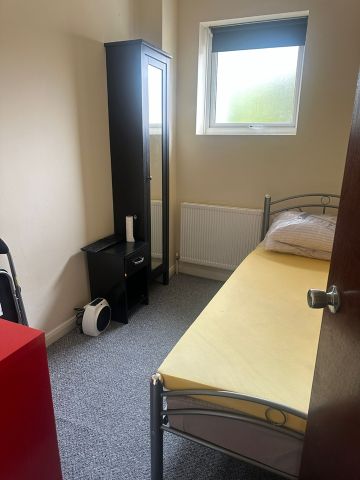 Room in a Shared House, Queens Road, E11 - Photo 5