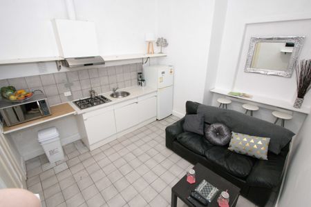 FULLY EQUIPPED ONE BEDROOM APARTMENT. - Photo 3