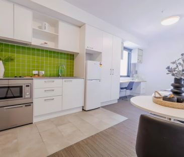 Premier Large Studio with Double Bed(High floor Level 16-20) - Photo 4