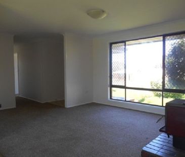 3 Bedroom Plus Rumpus Close to Schools and Usq - Photo 6