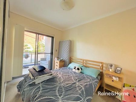 FANTASTIC LOCATION! - Photo 3