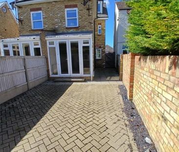3 bedroom semi-detached house to rent - Photo 3