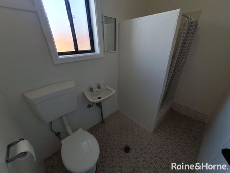 Bright and Updated Studio Unit - Photo 5