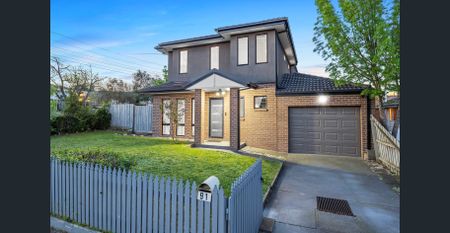 Modern suburban living - Photo 3