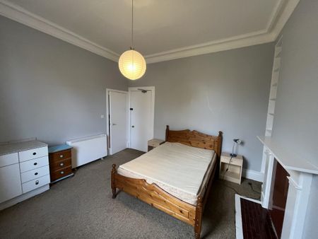 Flat 2 Woodhouse Cliff, Leeds, LS6 - Photo 2