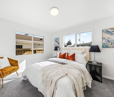 Charming 2BR Home with Garden & Deck - Photo 6