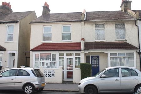3 Bed End Terrace, Lakehall Road, CR7 - Photo 4