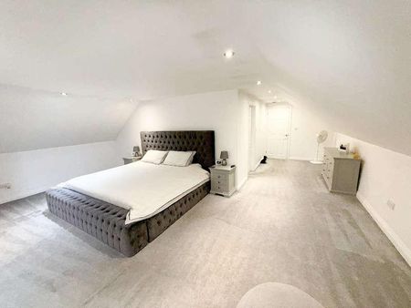 Lower Road, Hockley, SS5 - Photo 2