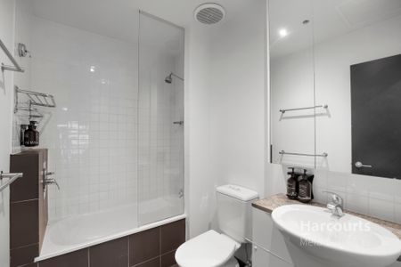 Furnished Spacious Apartment - Electricity and Water Included in Rent! - Photo 5