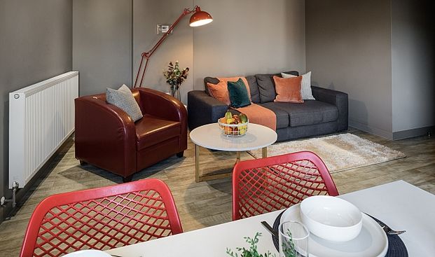 Ensuite rooms available in a high spec house share - Photo 1