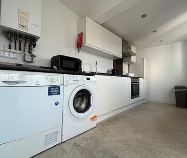 2 Bedroom | 23 Welbeck Avenue, PL4 6BG - Photo 5