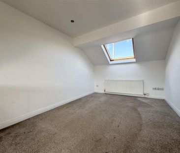 3 bedroom flat to rent - Photo 5