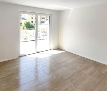 Moderne 2½-Zimmer-Attikawohnung mit grosszügiger Terrasse in Walden... - Photo 2