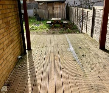 Latymer Way, London - Photo 6