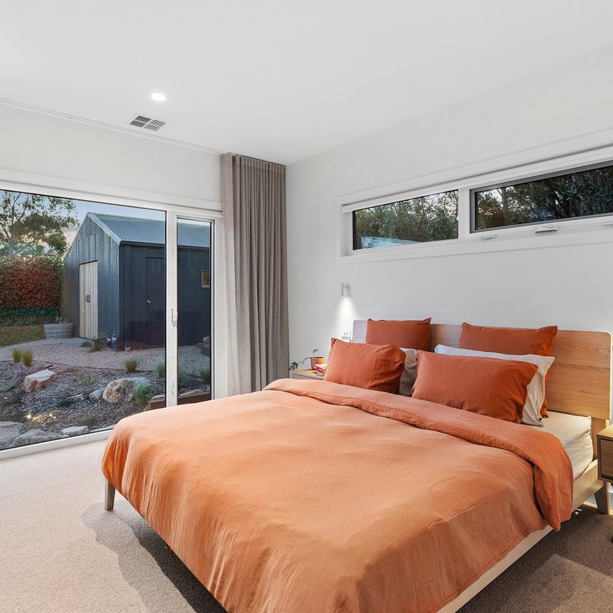 16 Howard Street, - Photo 1