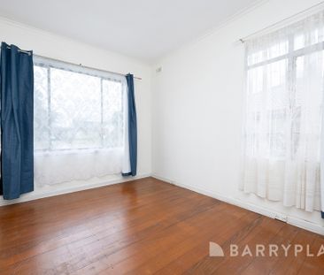 Home in the Heart of Braybrook - Photo 3