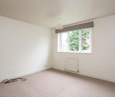 2 bedroom detached house to rent - Photo 2