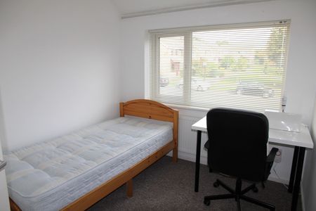 4 Bed Semi-Detached House, Cannon Park, CV4 - Photo 3