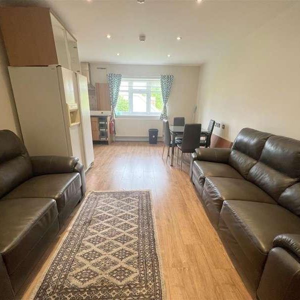 Queens Way, London, NW4 - Photo 1