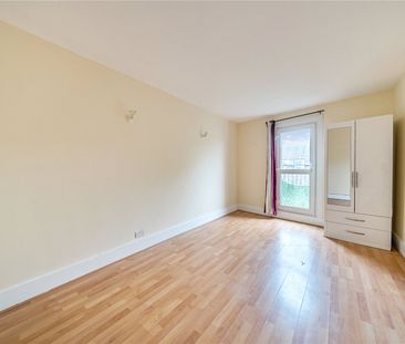 Vale Road, N4, London - Photo 5