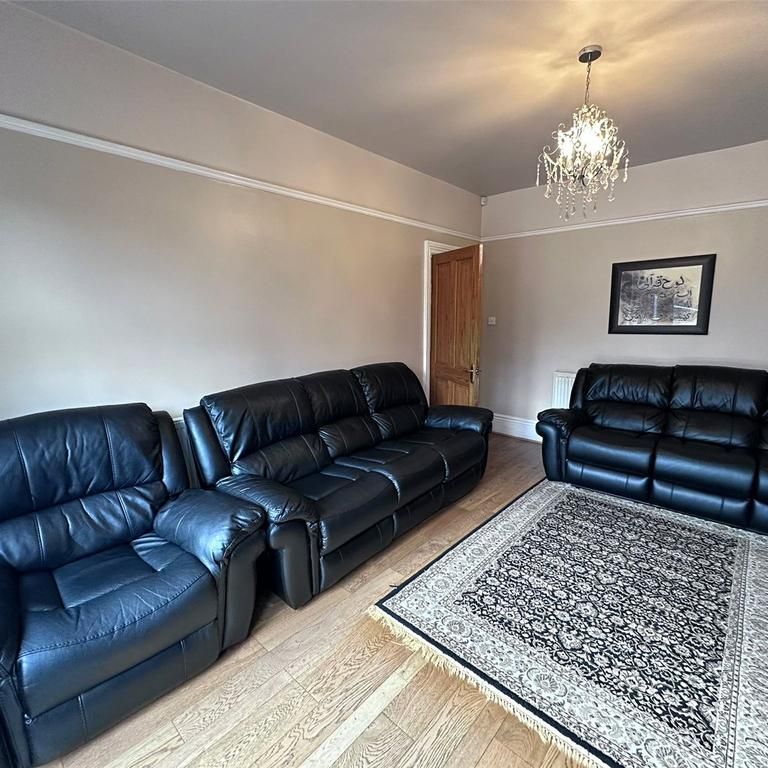 6 bedroom semi-detached house to rent - Photo 1