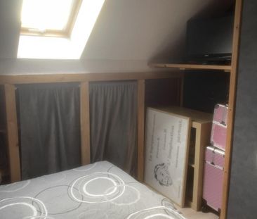 DANS QUARTIER RESIDENTIEL - MAISON TYPE 5 avec jardin clos - Photo 3