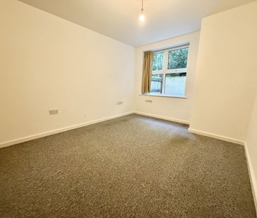 Branksome Wood Road, Bournemouth, - Photo 2