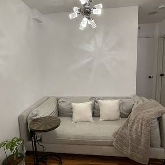 Private Room in Downtown Yaletown for Rent - Photo 1