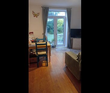 Room in a Shared Flat, Holmdene Avenue, SE24 - Photo 1