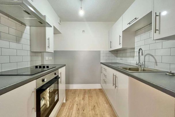 2 bedroom flat to rent - Photo 1