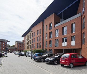 2-Zimmer-Erdgeschosswohnung mit Terrasse/kleinem Garten! - Foto 1