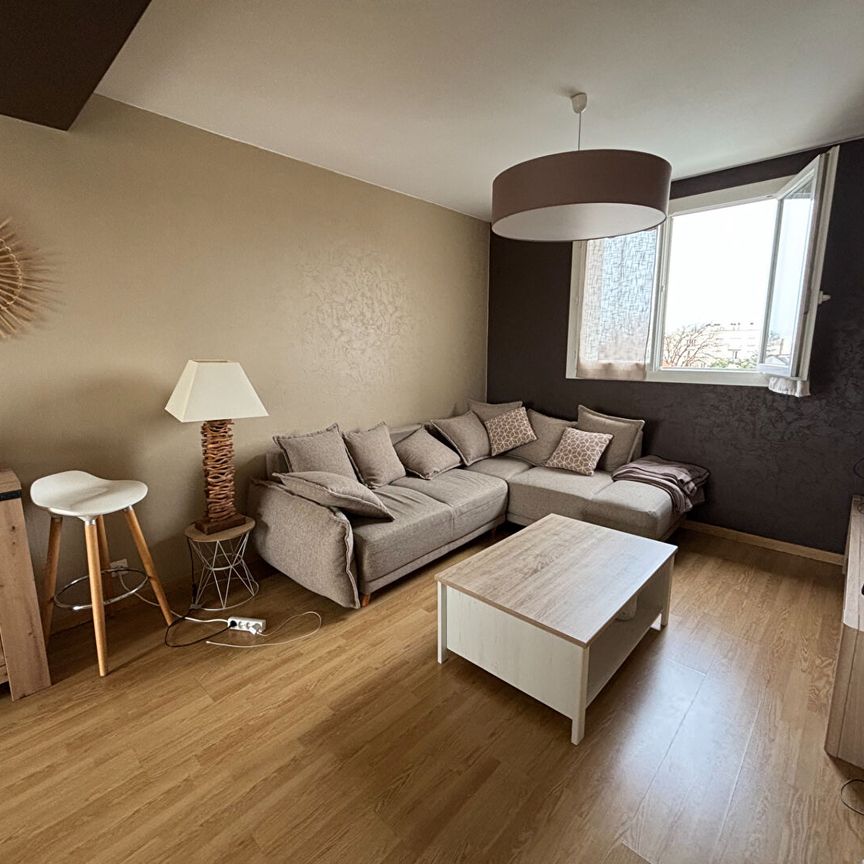 Location Appartement 3 pièces 69m² - Photo 1