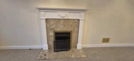 5 bedroom detached house to rent - Photo 2