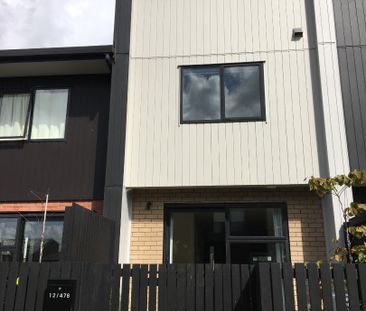 Newly 2 Bedrooms Low Maintenance - Photo 1