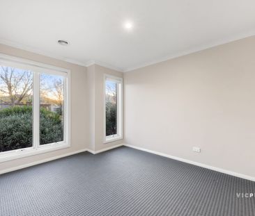 Charming Family Home in Alamanda K-9 College School Zone - Photo 4