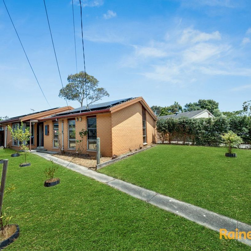 3 Bedroom house for Lease in Cranbourne! - Photo 1