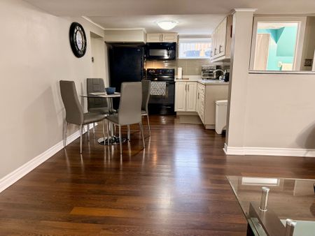 For Lease - 17 Maywood Park, Toronto, Ontario - Photo 4