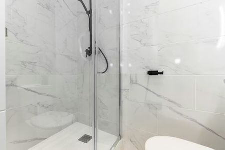 Rambla de Catalunya, Barcelona, Catalonia 08007 - Photo 4