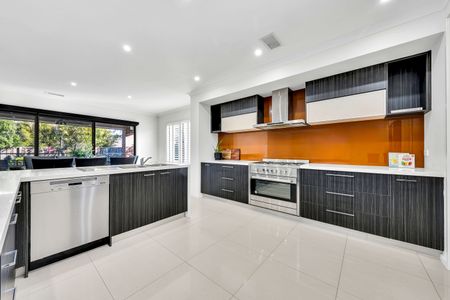 Massive Family Home - Photo 3