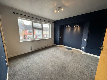 3 Bedroom Terraced - Photo 4