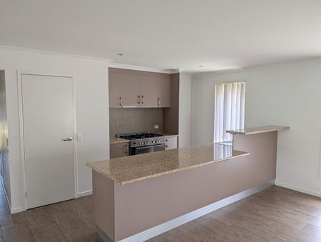 16 Murray Way, Wodonga VIC 3690 - House For Rent | Domain - Photo 5