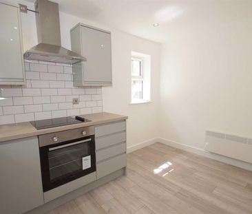 Parkwood Court, Roundhay - Photo 2