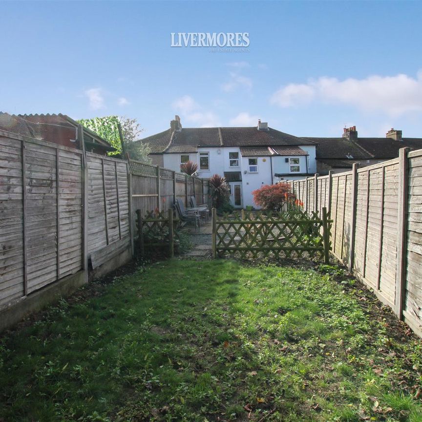 2 bedroom Terraced House to let - Photo 1