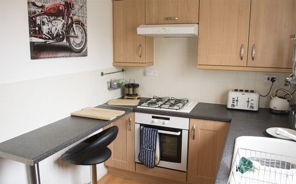 2 Bedroom Modernised Apartment - Photo 1