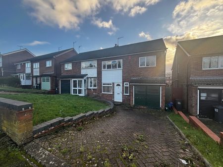 3 bedroom semi-detached house to rent - Photo 2