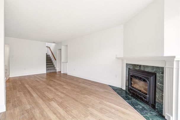 For Lease - 162 Reynolds Street Unit# 301, Oakville, Ontario - Photo 1