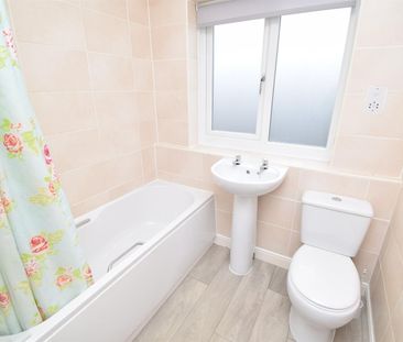 Hollin Drive, Durkar, Wakefield - Photo 4