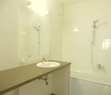 Ruhige Neubauwohnung - modern ausgestattet - großer Balkon - Nähe U4 - Foto 1