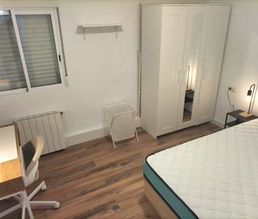 Plaça dHondures, Valencia, Valencian Community 46022 - Photo 6